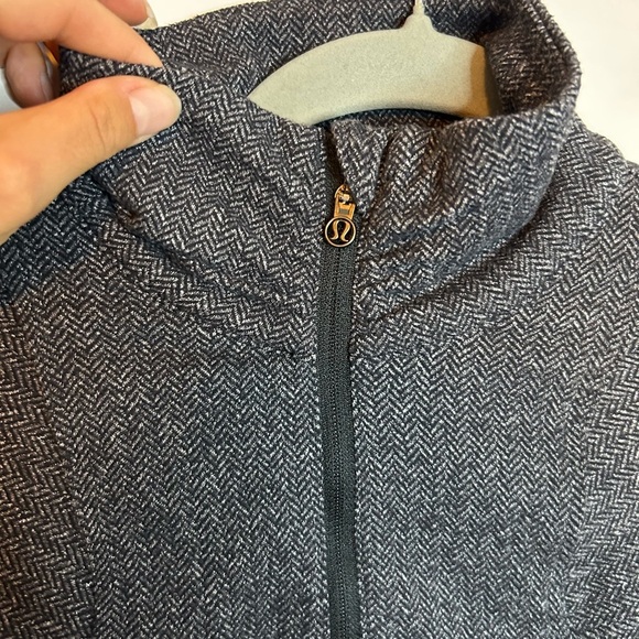 Lululemon Heathered Herringbone Kanto Catch Me 1/2 Zip - Picture 4 of 5